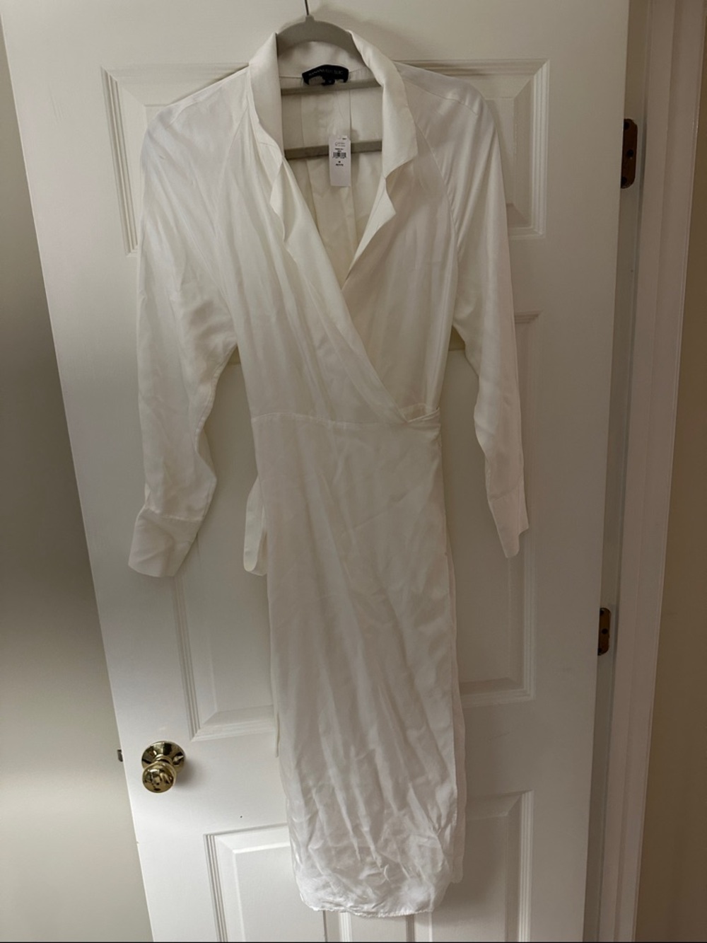 Banana Republic White Long-Sleeve Wrap Dress